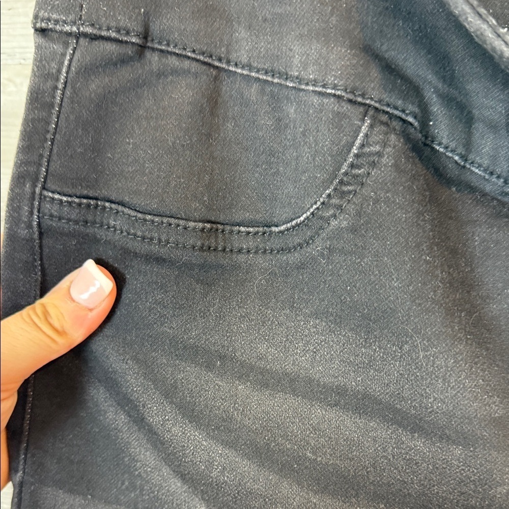 Grace & Lace Women's Black Jegging Jeans - Picture 3 of 6